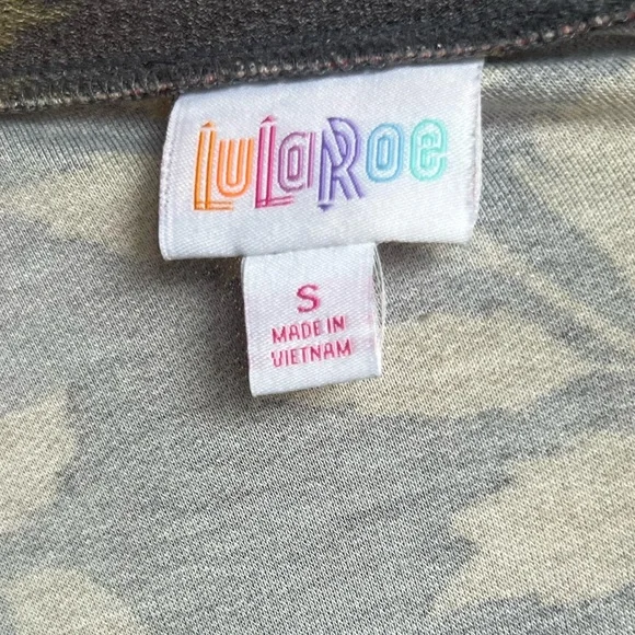 LuLaRoe Rose Oversized Floral Shirt Comfy - Picture 7 of 7